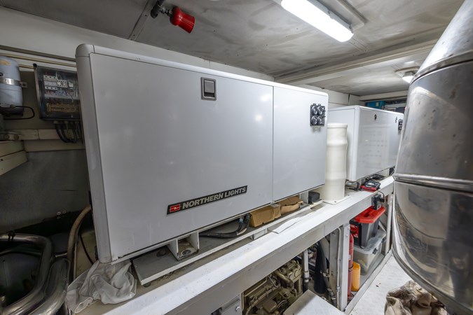 100 Azimut 1999_Tom Robertson_11