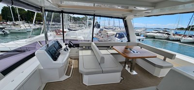 SEA SWAN 32 