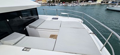 SEA SWAN 37 