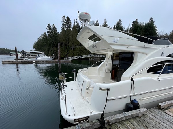 Cockpit, Swim Step, Staple Rails