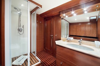 SANTANDREA_09_Shower Bathroom