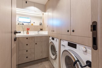 UNTETHERED 14 2021 Horizon FD110 (UNTETHERED) Laundry Room