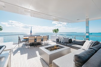 UNTETHERED 22 2021 Horizon FD110 (UNTETHERED) Boat Deck