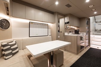 UNTETHERED 32 2021 Horizon FD110 (UNTETHERED) Crew Mess