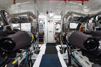 UNTETHERED 34 2021 Horizon FD110 (UNTETHERED) Engine Room_2