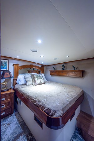 58_hunley_sullivan_will_rise_master_stateroom_2