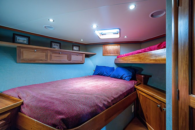 58_hunley_sullivan_will_rise_forward_stateroom_1