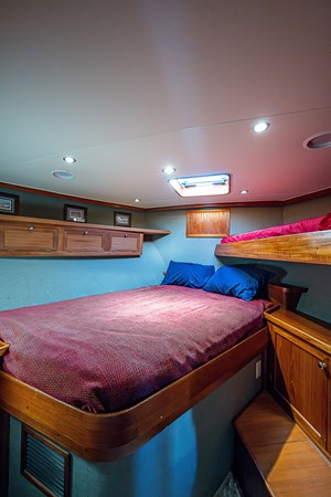 58_hunley_sullivan_will_rise_forward_stateroom_2