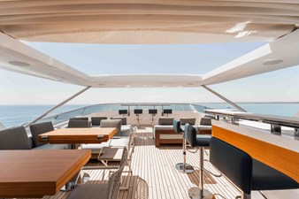 Exinity  9 10. Sundeck