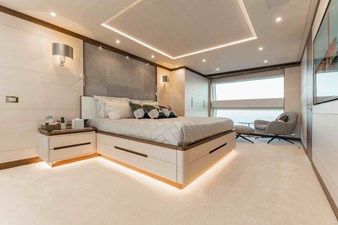 Exinity  25 26. Master Cabin