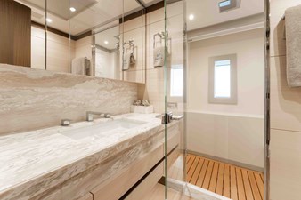 Exinity  33 34. Green VIP Ensuite