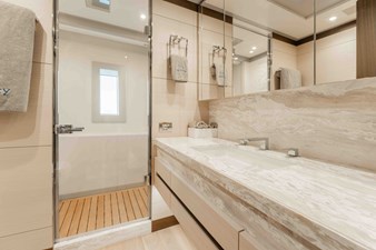 Exinity  35 36. VIP Ensuite