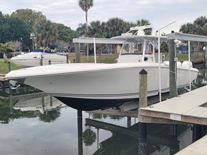 38' Fountain 38 Center Console 1 