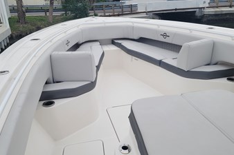 38' Fountain 38 Center Console 12 