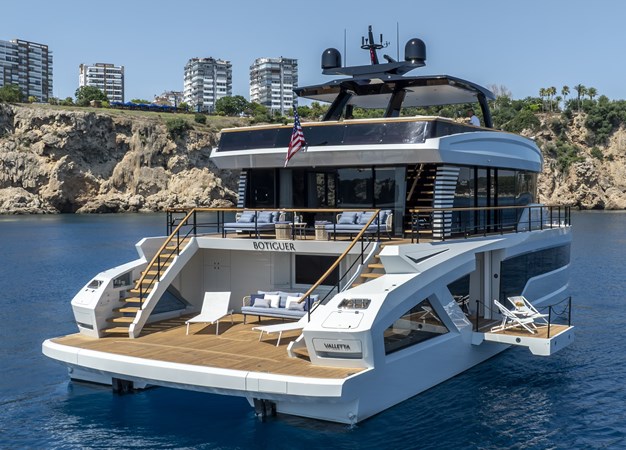 2026 Lazzara LPC300-BALCONY