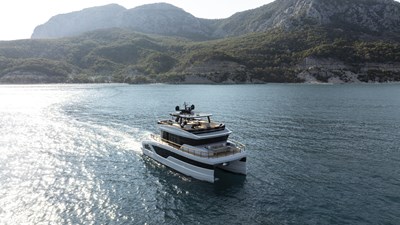 2024 Lazzara LPC 300 33 DJI_0226