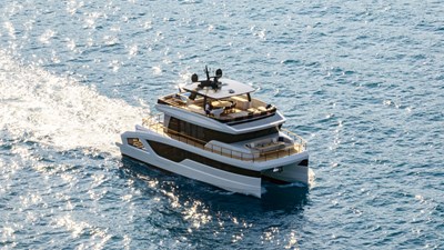2024 Lazzara LPC 300 37 DJI_0266