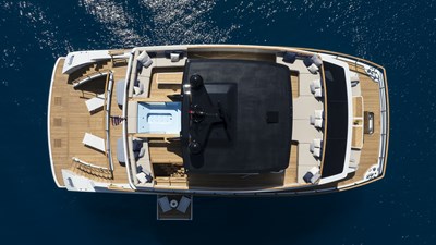 2024 Lazzara LPC 300 43 DJI_0356