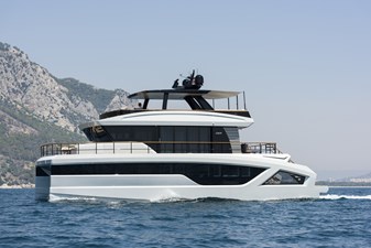 2024 Lazzara LPC 300 57 2026 Lazzara LPC300-PROFILE