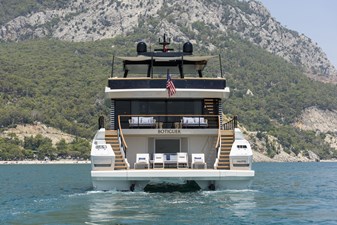 2024 Lazzara LPC 300 65 2026 Lazzara LPC300-STERN 1
