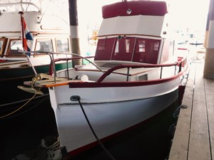 Grand Banks 32 - Main Exterior