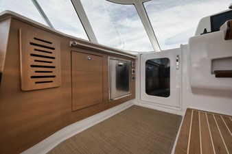 Anjamar 26 Helm Deck