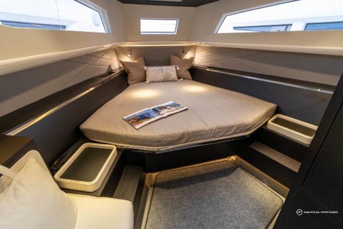 8524776_20230113080021563_1_LARGE (Medium)