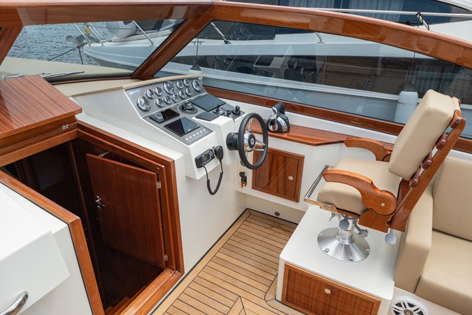 15_2023 40ft Vento Yacht V40 Retro Classic