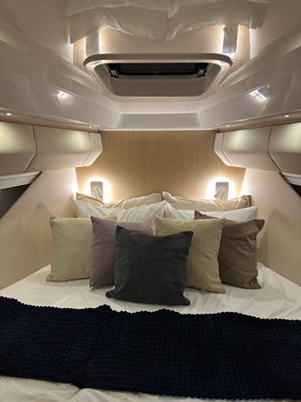 15_2023 30ft Vento Yacht V30 Weekender_twin engine