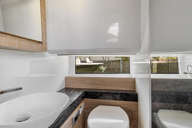 26_2023 37ft Astondoa 377 Coupe Outboard