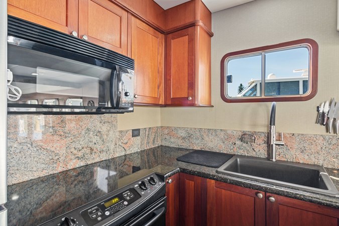 16_2004 57ft Northern Marine 5700 Expedition RAVEN