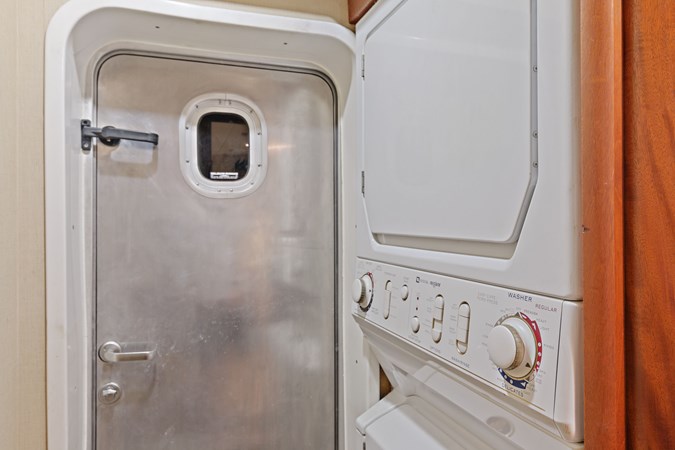 26_2004 57ft Northern Marine 5700 Expedition RAVEN