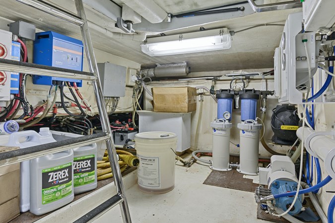 29_2004 57ft Northern Marine 5700 Expedition RAVEN