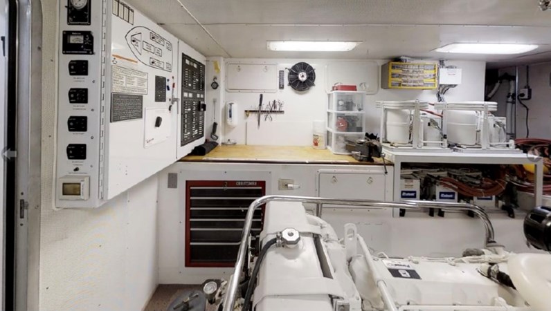 30_2004 57ft Northern Marine 5700 Expedition RAVEN