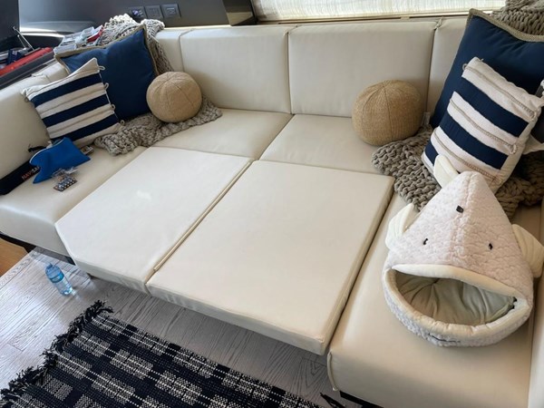 13_2016 55ft Ferretti Yachts 550