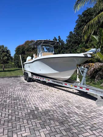 3_2022 27ft Dusky 278 Center Console