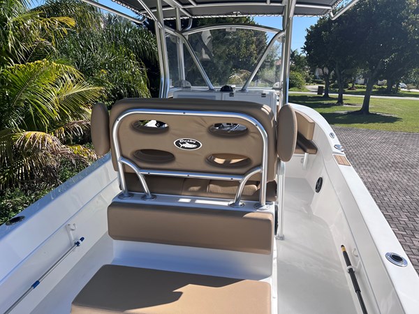 15_2022 27ft Dusky 278 Center Console