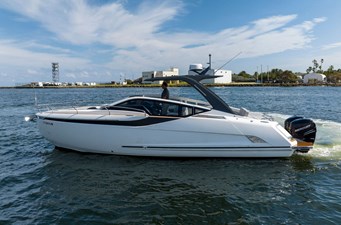 2022 Fairline F-Line 33 1 