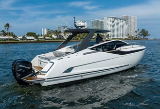 2022 Fairline F-Line 33 12 