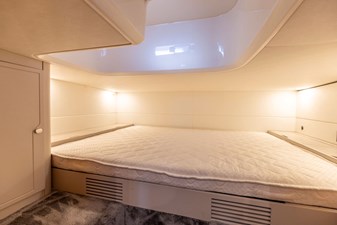2022 Fairline F-Line 33 24 