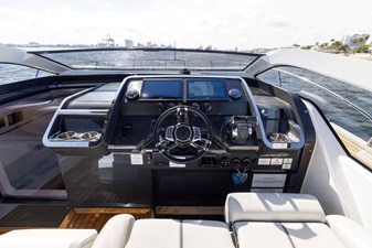 2022 Fairline F-Line 33 37 