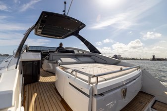 2022 Fairline F-Line 33 44 