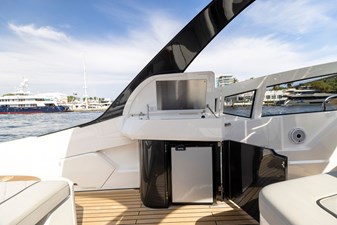 2022 Fairline F-Line 33 51 