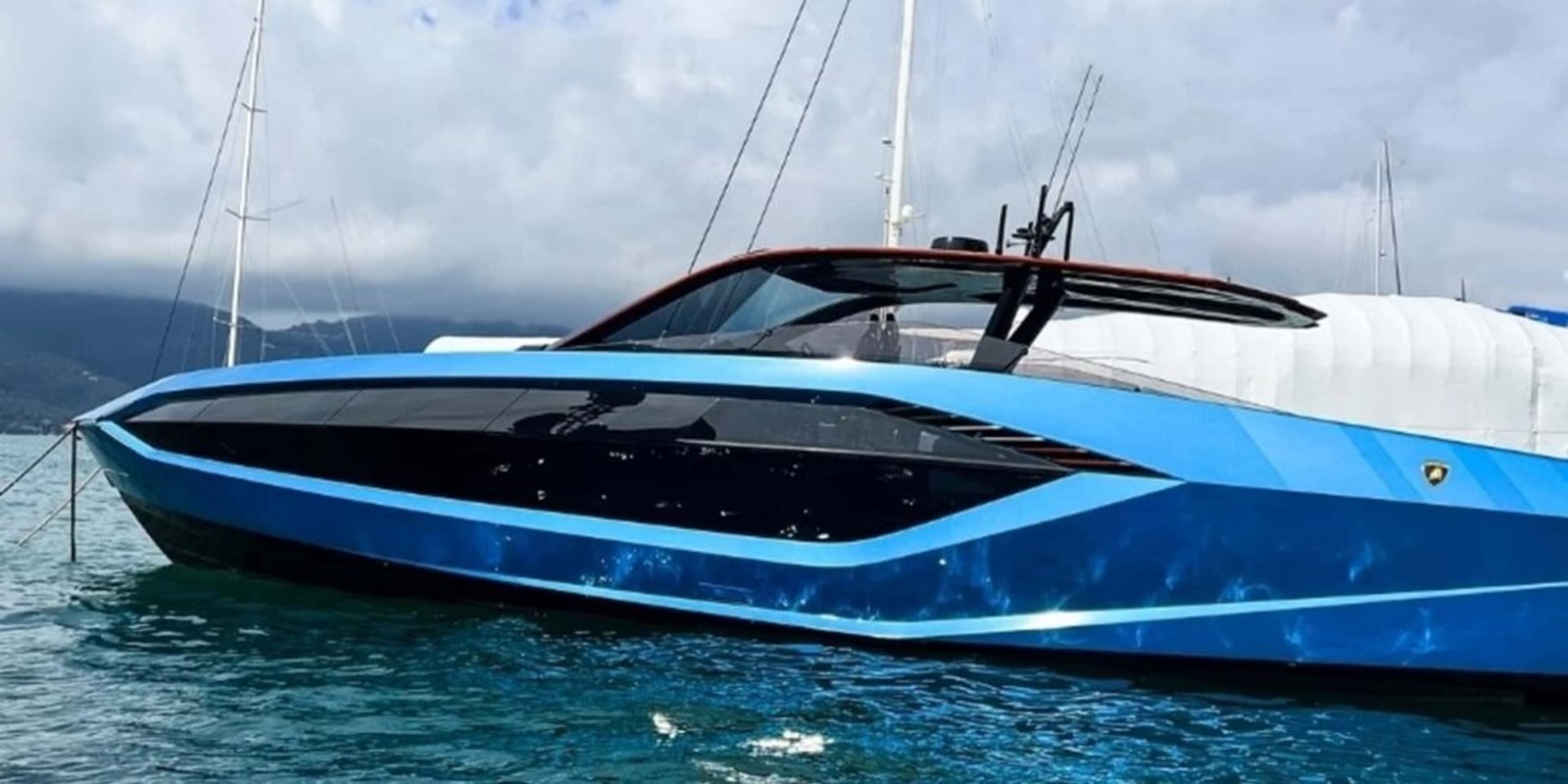 PHOTOS OF LAMBORGHINI 63 BLU URANUS YACHT FOR SALE