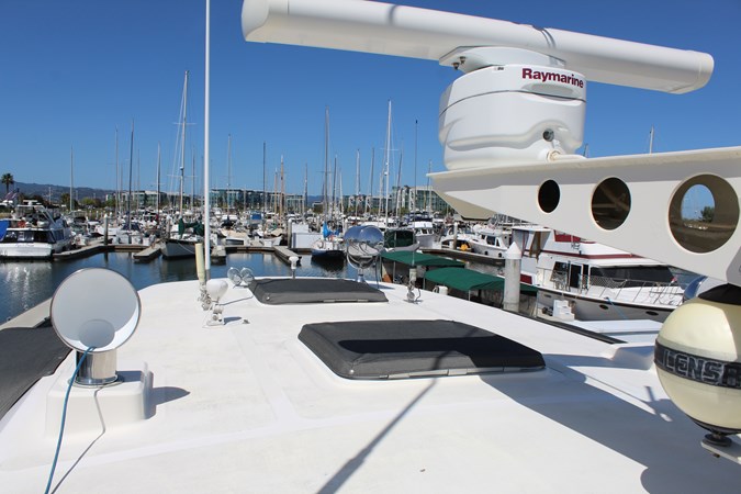 Pilot house hardtop with (2) hatches