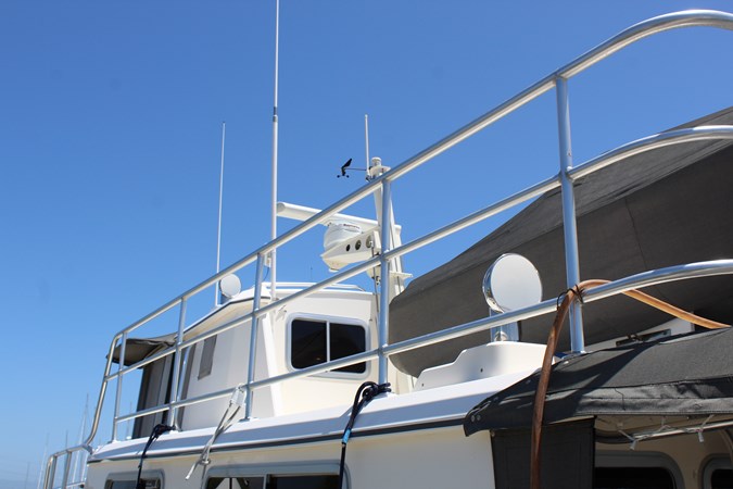 Boat deck safety rails