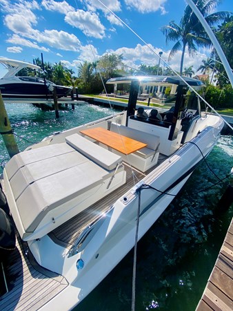 7_2020 37ft Astondoa 377 Coupe OB