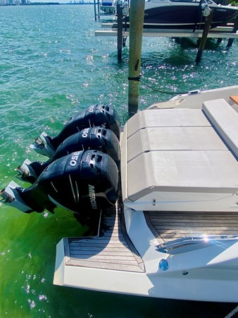 8_2020 37ft Astondoa 377 Coupe OB