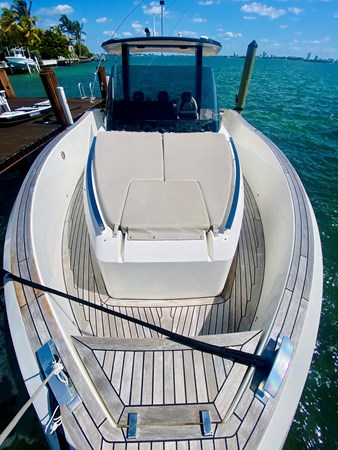 9_2020 37ft Astondoa 377 Coupe OB