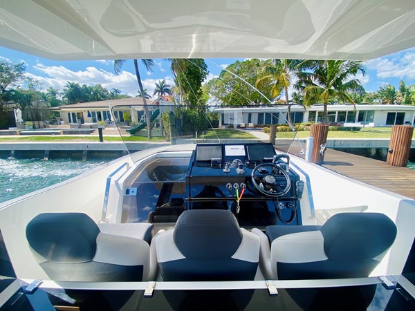 15_2020 37ft Astondoa 377 Coupe OB